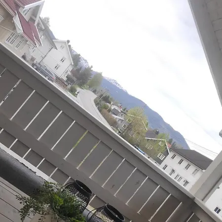 House With Large Hot Tub In Bo, For 2 Families! *